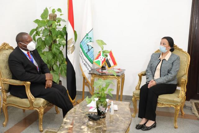 وزيرة البيئة تبحث مع وزير الزراعة والبيئة والمياه البوروندى التعاون المشترك فى مجال حماية البيئة