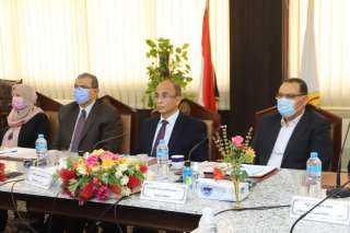 سعفان يهنئ هيئة قناة السويس...
