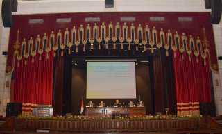 مجلس جامعة القاهرة: دعم كامل...