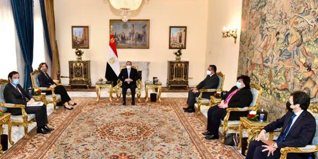 الرئيس السيسي يستقبل مدير عام منظمة اليونسكو بحضور وزير الآثار