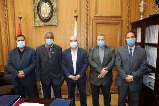 رسلان يستقبل قائد قطار لتكريمه...