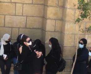 انهيار هنادى مهنا فى جنازة...