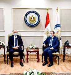 الملا يبحث مع سفير كندا...