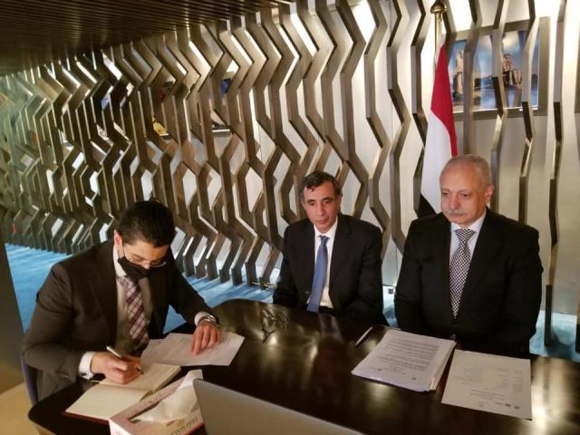 السفير المصري في طوكيو يتناول التوقيع على اتفاقية تعاون بين جامعة ”الجلالة” وجامعة ”هيروشيما”