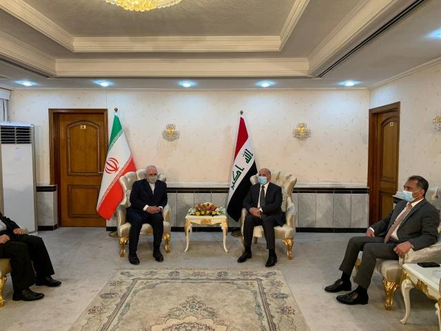 ظريف يصل بغداد ويزور مكان اغتيال سليماني ويلتقي نظيره العراقي