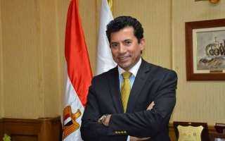 وزير الرياضة يشيد بأداء منتخب...