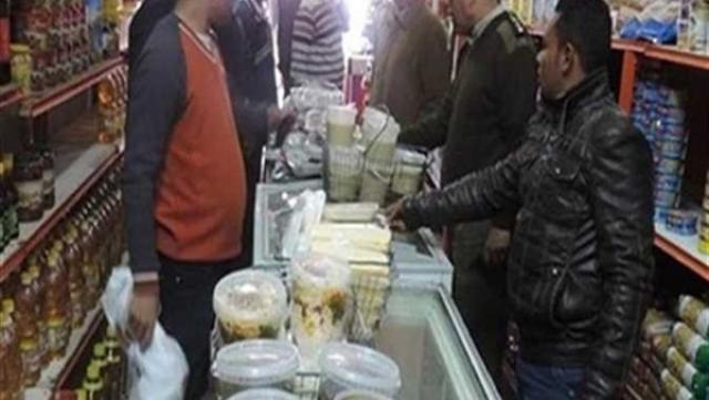 ضبط 19 قضية في حملة تموينية بأسوان  