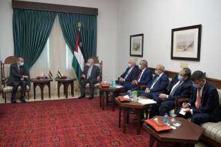 الرئيس الفلسطينى يستقبل وزير الخارجية...