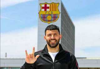 برشلونة يعلن ضم سيرجيو أجويرو 