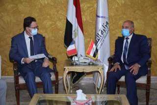 وزير النقل يستقبل السفير الفرنسي...