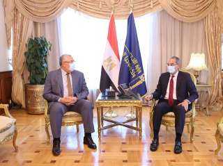 وزيرا الاتصالات والزراعة يتابعان مشروعات...