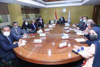 وزير النقل يشارك في الاجتماع...