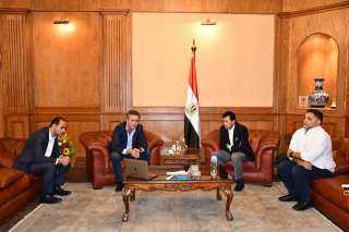 وزير الرياضة يجتمع مع مؤسس...