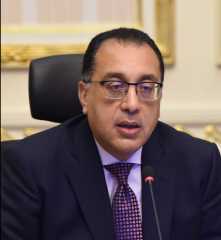 رئيس الوزراء يتفقد مشروع ترميم...