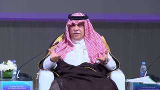 وزير الإعلام السعودى المكلف يقدم...