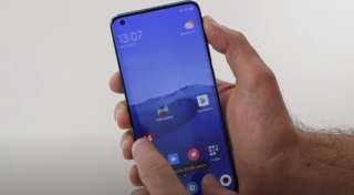 Xiaomi تنافس سامسونغ وآبل بهاتف...