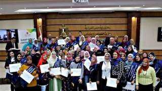 في يومهم العالمي.. فتيات الخدمة...