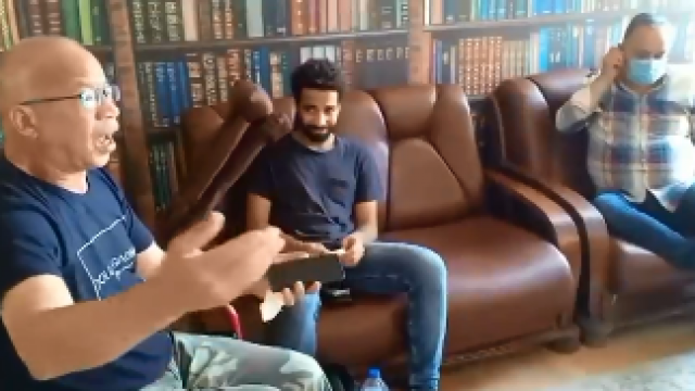 شاهد.. أحدث ظهور لـ شريف الدسوقي بصحبة أشرف ذكي
