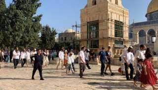 مستوطنون يقتحمون باحات المسجد الأقصى