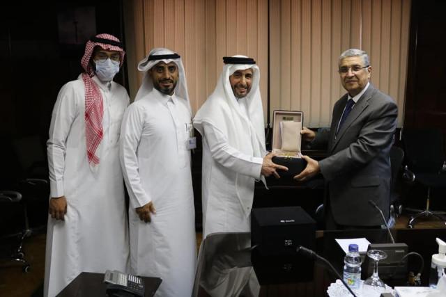 لقاء وزير الكهرباء والطاقة المتجددة مع وفد شركة الفنار السعودية لبحث التعاون المستقبلى