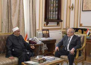 الخشت يستقبل رئيس القطاع الديني...