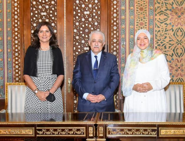وزيرا ”الهجرة” و”التعليم” ورئيس ”نهضة مصر” يوقعون بروتوكول تعاون لإتاحة المناهج المصرية على تطبيق ”اتكلم عربي”