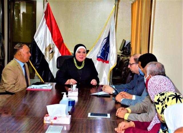 وزيرة التجارة تستعرض مع قيادات الكفاية الإنتاجية رؤية الوزارة لتطوير منظومة التدريب الفني والمهني