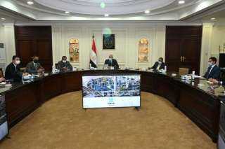 وزير الإسكان يعقد اجتماعه الثاني...