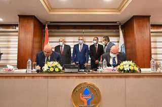 وزير الإسكان يشهد توقيع بروتوكول...