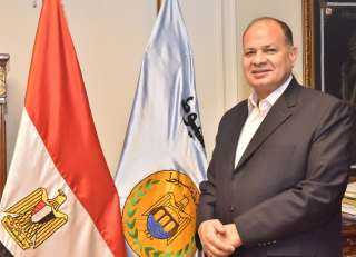 محافظ أسيوط يهنئ الطالبة نجلاء...