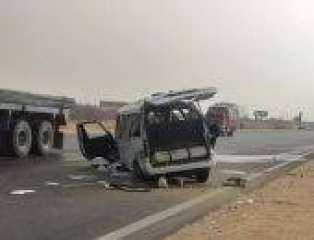 مصرع شخص وإصابة 12 فى...