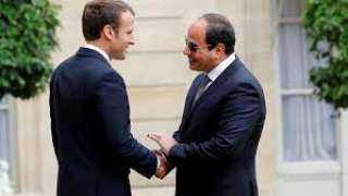 الرئيس السيسي يلتقى ماكرون ويشيد...