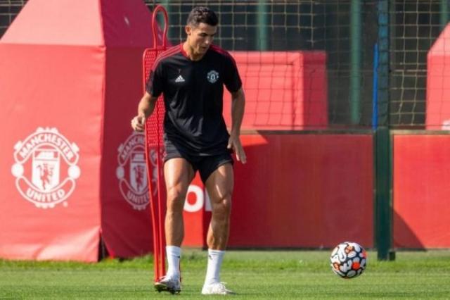 أول ظهور لكريستيانو رونالدو في تدريبات مانشستر يونايتد