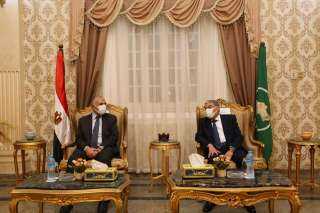 وزير الرى يصل الى المنيا...