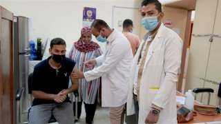 تطعيم 95 موظفا في جامعة...