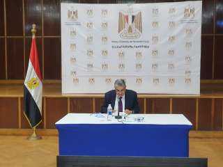 وزير الكهرباء يعقد اجتماعاً لمجلس...