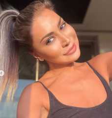 نوال الزغبي تبهر متابعيها بدون...