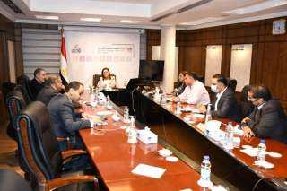 وزيرة التخطيط تبحث تنفيذ تكليفات...