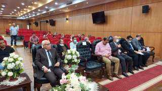 محافظ بورسعيد يستعرض آخر تطورات...