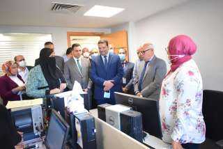 محافظ بورسعيد ونائب وزير المالية...
