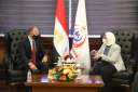 وزيرة الصحة والسفير الأمريكي لدى...