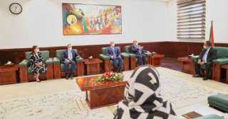 سونا: رئيس وزراء السودان يبحث...