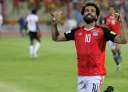 صلاح يحتفل بالفوز على ليبيا...