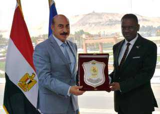 محافظ اسوان يستقبل سفير جمهورية...