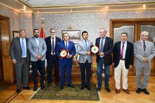 وزير الرياضة يبحث التعاون مع...