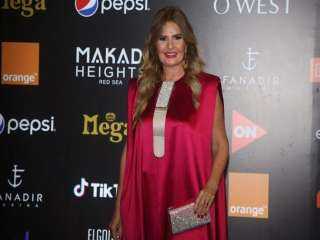 يسرا تتألق على السجادة الحمراء...