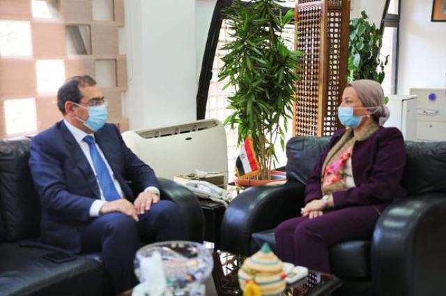 ”البترول والبيئة” يوقعان بروتوكول تعاون لتنظيم إجراءات الحصول على الموافقات البيئية لأنشطة البحث والتعدين