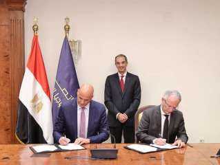وزير الاتصالات يشهد توقيع اتفاقية...