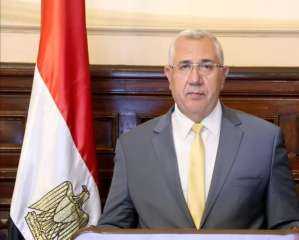 وزير الزراعة يعلن فتح الاسواق...