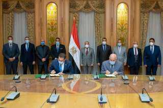 وزير الدولة للإنتاج الحربي يشهد...